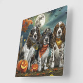 Horloge Carrée Springer Spaniel Halloween Éffrayant (Angle)