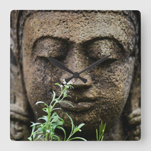 Horloge Carrée Statue de jardin en pierre avec fleurs (Recto)