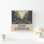 Horloge Carrée Stay Curious (Maison)