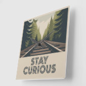 Horloge Carrée Stay Curious (Angle)