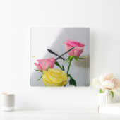 Horloge Carrée Studio Rose Bouquet. (Maison)