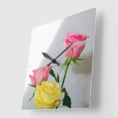 Horloge Carrée Studio Rose Bouquet. (Angle)