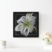 Horloge Carrée Stunning White Lily Fractal Art Black (Maison)