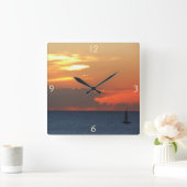 Horloge Carrée Sunset Clouds and Sailboat Seascape (Maison)