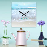 Horloge Carrée Sur la plage Temps Californie Ocean Waves Photo Mo<br><div class="desc">"A l'heure de la plage." Rappelez-vous l'odeur de sel frais de l'air marin chaque fois que vous regardez l'heure sur cette étonnante horloge murale photo couleur pastel et découvrez le surf bleu turquoise clair moussant de la Californie du Sud. Vous avez le choix entre un visage rond ou carré. Fait...</div>