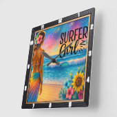 Horloge Carrée Surfer Girl Beach Sunset (Angle)