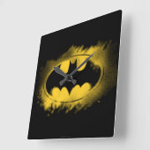 Horloge Carrée Symbole Batman | Logo noir et jaune (Angle)