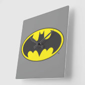 Horloge Carrée Symbole Batman | Logo Oval de chauve-souris (Angle)