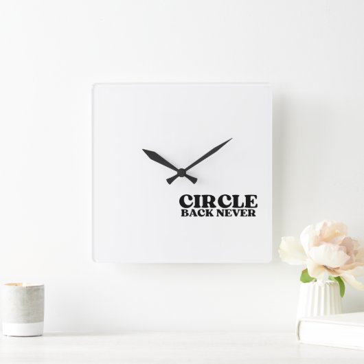 Horloge Carrée Synchronized Finality | Circle Back Never (Maison)