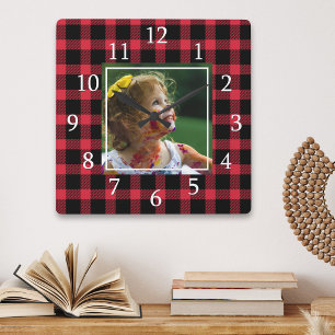 Horloge Carrée Tartan Rouge de Buffalo Une Photo Maison de Ferme