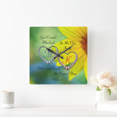 Horloge Carrée Texte bible scripture par Double Heart Monograms T (Maison)