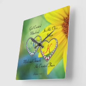 Horloge Carrée Texte bible scripture par Double Heart Monograms T (Angle)