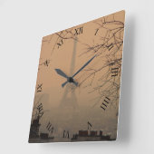 Horloge Carrée Tour Eiffel de Haze of Smog Square Wall Clock (Angle)