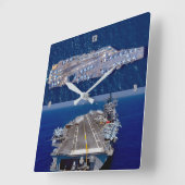 HORLOGE CARRÉE TRANSPORTEUR D'AÉRONEF NUCLÉAIRE AMÉRICAIN (Angle)