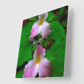 Horloge Carrée Trillium Fleur sauvage (Angle)