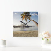 Horloge Carrée Tropical Beaches | Beach Huts, Bora Bora (Maison)
