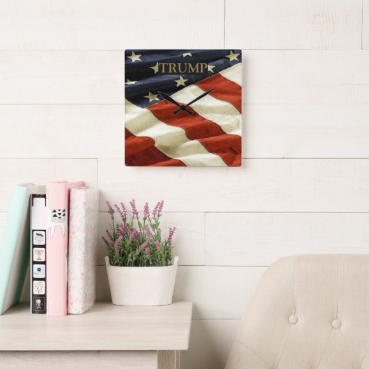 HORLOGE CARRÉE TRUMP (Salle de lecture)