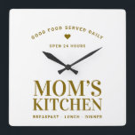 Horloge Carrée Typographie de l’or neutre Cuisine de maman person<br><div class="desc">Typographie d’or neutre Cuisine de maman Carré personnalisé Horloge murale</div>