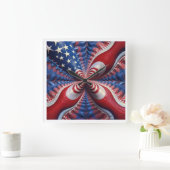 Horloge Carrée Un Mélange De Drapeau Américain Et De Fractale (Maison)