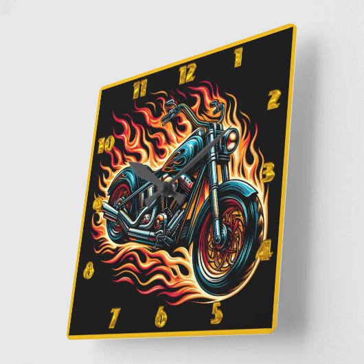 Horloge Carrée Une motocyclette flamboyante à travers les flammes (Angle)