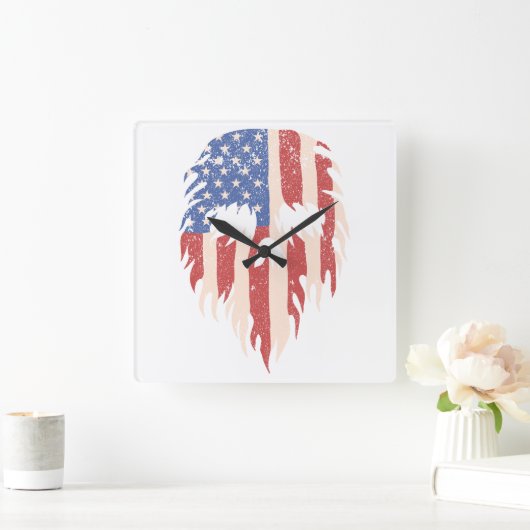 Horloge Carrée USA Flag Skull Beard | Distressed Patriotic Design (Maison)