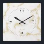 Horloge Carrée Veines d'or Marbre blanc<br><div class="desc">Texture moderne en imitation marbre blanc avec des touches de veines or clair et des chiffres noirs. Monogramme simple suggéré.</div>