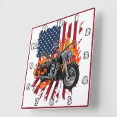 Horloge Carrée Vélo flambé du drapeau américain (Angle)