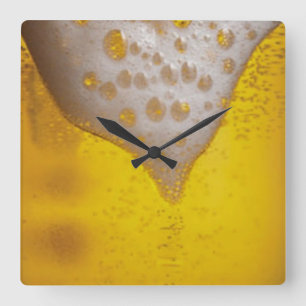 Horloge Carrée Verre de bière avec bulles et mousse