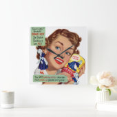 Horloge Carrée Vieille femme néerlandaise de nettoyage (Maison)