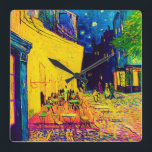 Horloge Carrée Vincent Van Gogh - Café Terrasse Au Night Pop Art<br><div class="desc">Également connu sous le nom de Café Terrace On The Place Du Forum, cette huile sur toile de 1888 présente un café en trottoir d'Arles en France, souvent fréquenté par Van Gogh, illuminé de jaune sous un ciel bleu foncé, avec des étoiles haloed, comme on le verrait plus tard dans...</div>