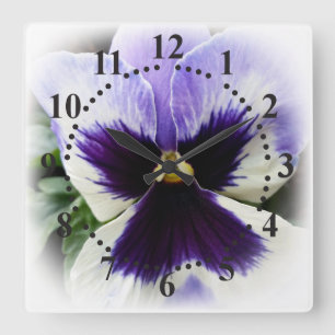 Horloge Carrée violet profond sur blanc