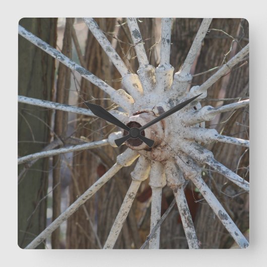 Horloge Carrée Wagon Wheel Wall Clock (Recto)