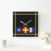 Horloge Carrée Watercolor Nautical Signal maritime Flag monogram (Maison)