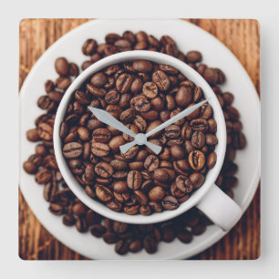Horloge Carrée White cup full of roasted coffee beans