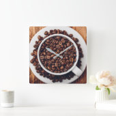 Horloge Carrée White cup full of roasted coffee beans (Maison)