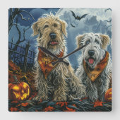 Horloge Carrée Wolfhound Halloween Éffrayant (Recto)