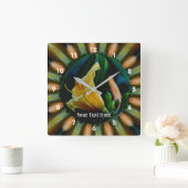 Horloge Carrée Yellow Lily Flower Abstract Art (Maison)