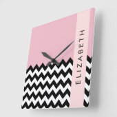Horloge Carrée Zigzag noir et blanc, Chevron, rose, Votre nom (Angle)