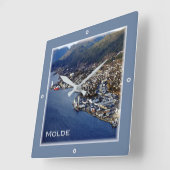 Horloge Carrée zNO012 MOLDE, Norvège, Europe, (Angle)