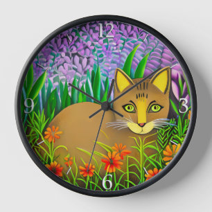 Horloge Chat aux yeux verts dans un jardin fleuri