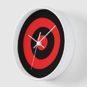 Horloge Chic Rond Noir Mur Rouge (Angle)