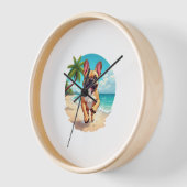 Horloge Chien de taureau français sur une plage (Angle)