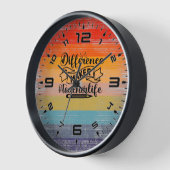 Horloge Créateur de différence au coucher de soleil rétro (Angle)