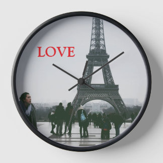 Horloge d'amour du coeur Eiffel
