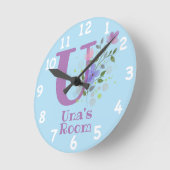 Horloge dans un design floral avec nom et initiale (Angle)