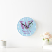 Horloge dans un design floral avec nom et initiale (Maison)