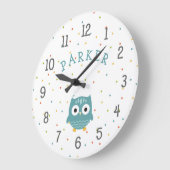 Horloge de bébé de la chouette des bois avec nom (Angle)