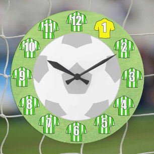 Horloge de football - avec des maillots rayés vert