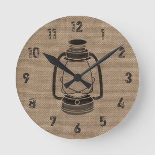 Horloge de la lanterne à huile inspirée par Burlap