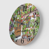 horloge de paroi cour de Cordoue en Espagne (Angle)